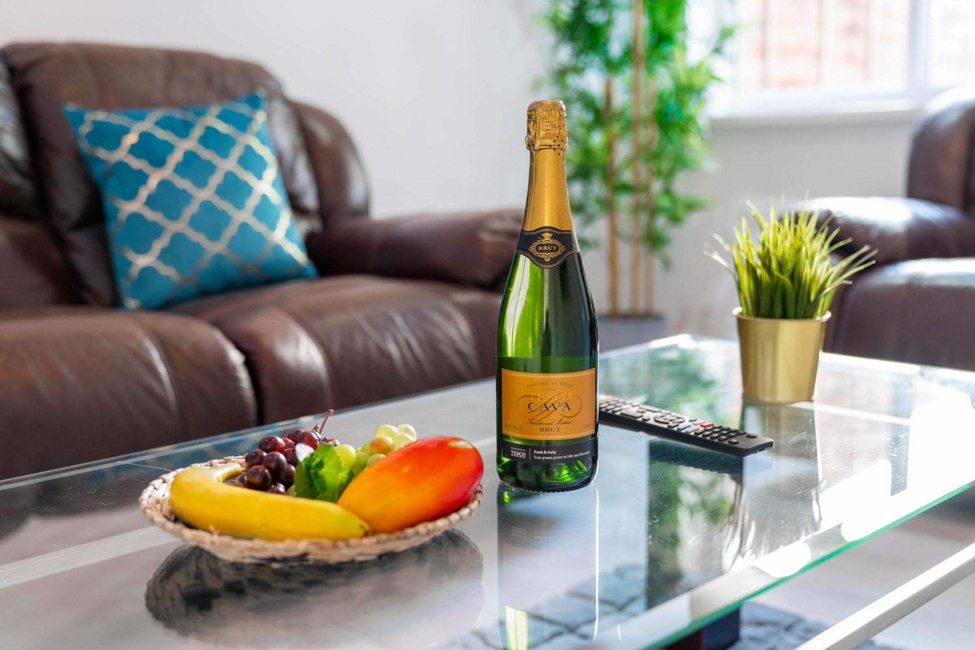 Five Bedroom Townhouse - Near City Centre - Edgbaston - On Street Parking - Wifi - Netflix - 974P Birmingham Dış mekan fotoğraf